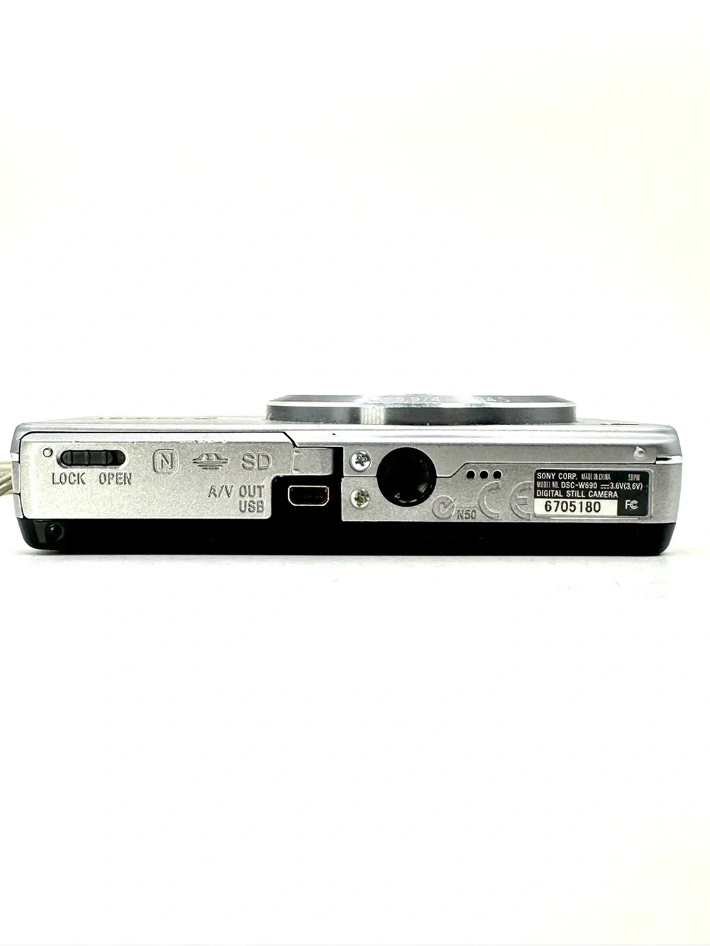 Sony CyberShot DSC W690 Digital Camera 10X w/ Charger & USB Cable